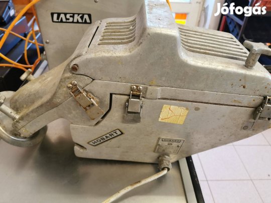 Datálthús adagoló