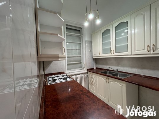 Debrecen Belváros, Nagypolgári Lakás Nagyon Jó Helyen!