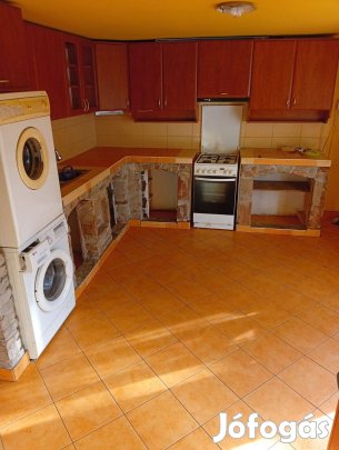 Debrecen Csapókert eladó családi ház kialakított üzlethelyiséggel