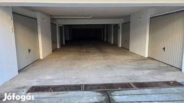 Debrecen Gyöngyösi utcai 17 nm-es garázs + 3 nm-es tároló eladó