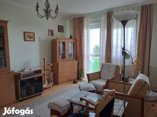 Debrecen Hajó utcai 6. emeleti azonnal költözhető lakás