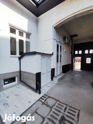 Debrecen Postakertben Külsővásártér u 72 m2 polgári lakás 3,90 m