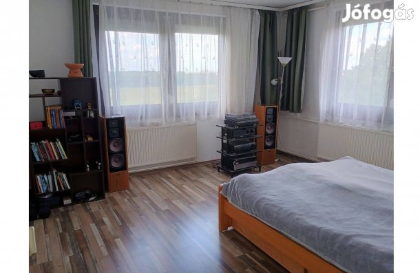 Debrecen Tócóvölgyben 59 m-es, 2 szobás lakás eladó