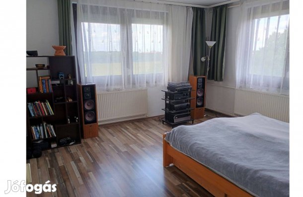 Debrecen Tócóvölgyben 59 m-es, 2 szobás lakás eladó