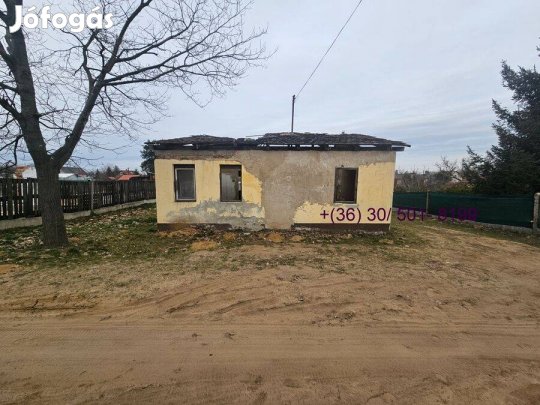 Debrecen, Bayk András-kertben 742 m2-es telek eladó