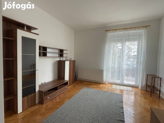 Debrecen, Benedek E. téren 1,5 szobás lakás kiadó