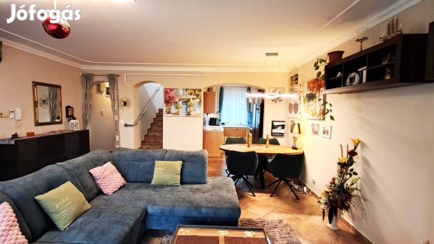 Debrecen, Csigekert: 141 m-es, 5 szobás, tégla sorház