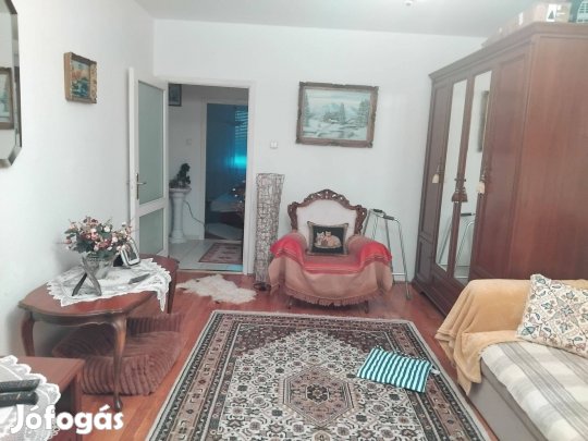 Debrecen, Derék utca, 65 nm-es panellakás eladó!