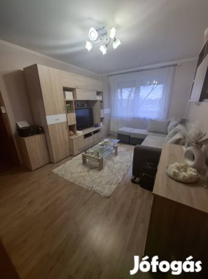 Debrecen, Fényes-udvar 60 m-es, 3 szobás panel társasházi lakás