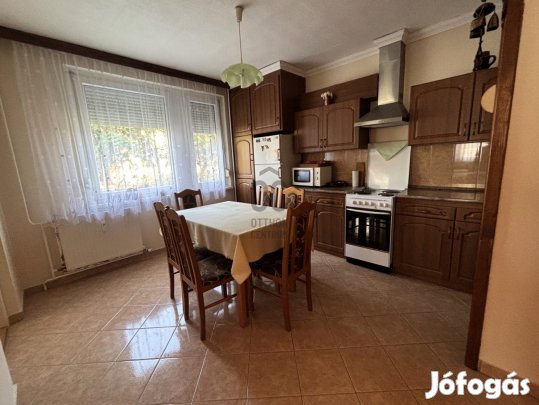 Debrecen, Füredi út  földszinti, 57 m-es lakás eladó!
