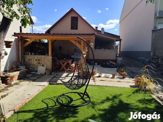 Debrecen, Mikepércsi út, három szobás családi ház eladó!