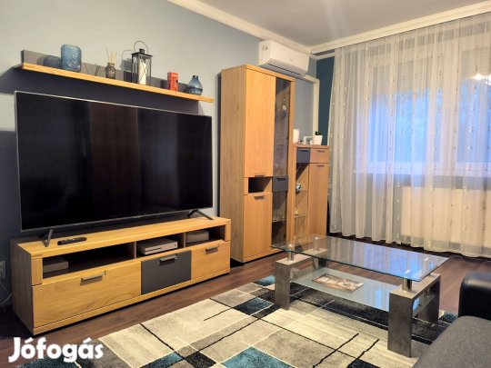 Debrecen, Tócóskert Derék utcán Felújított, Erkélyes lakás eladó!