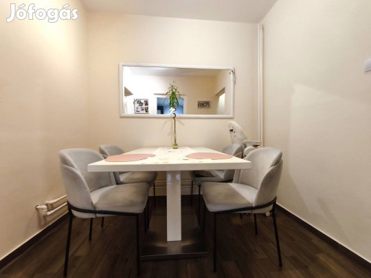 Debrecen, Újkert 81 m, 3 szobás panel lakás