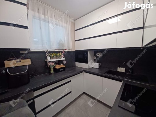 Debrecen belváros közelében társasházi lakás eladó