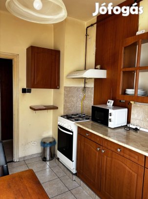 Debrecen belvárosában eladó egy 49 m-es, 2 szobás tégla lakás