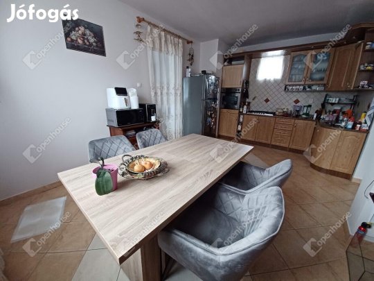 Debrecen családi házas övezetében ház eladó!