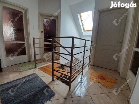 Debrecen családi házas övezetében ház eladó!