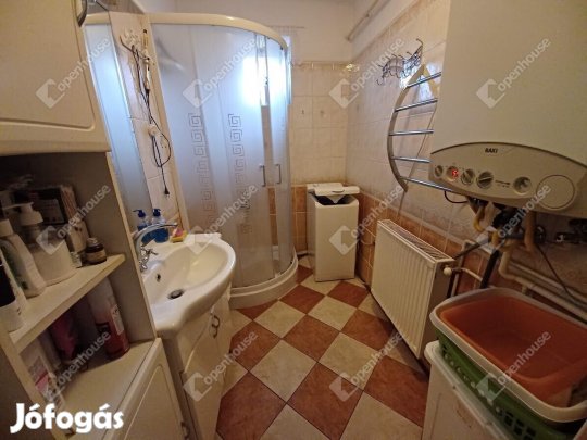 Debrecen családi házas övezetében ház eladó!