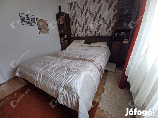 Debrecen családi házas övezetében ház eladó!