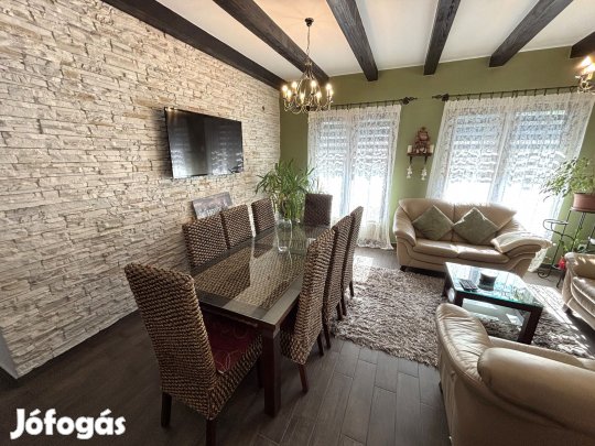 Debrecen melletti csodálatos birtok, luxustanya óriási legelővel keres