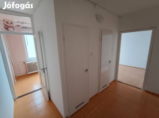 Debrecenben, Csapó utcán, 60nm-es, 3 szobás, loggiás lakás!