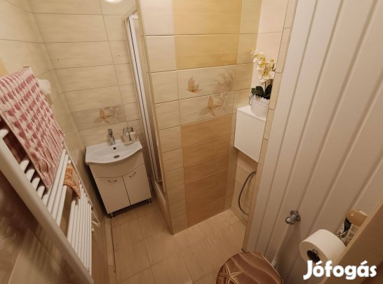 Debrecenben, Újkertben, 51nm-es, 2 szobás, első emeleti lakás!