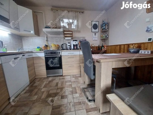 Debrecenben családi ház eladó!