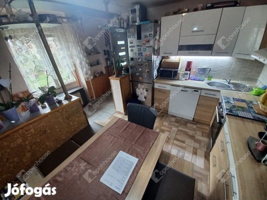 Debrecenben családi ház eladó!