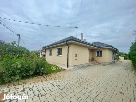 Debreceni 120 nm-es ház eladó