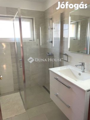 Debreceni 127 nm-es ház eladó