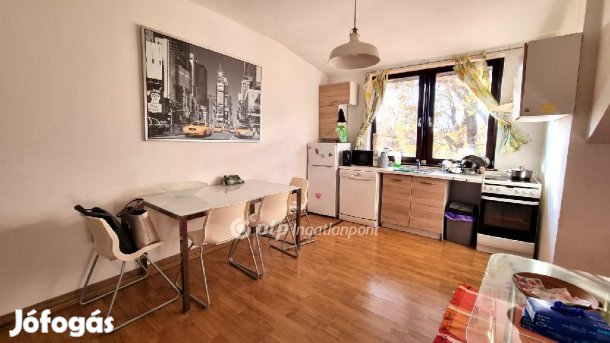 Debreceni 130 nm-es lakás eladó