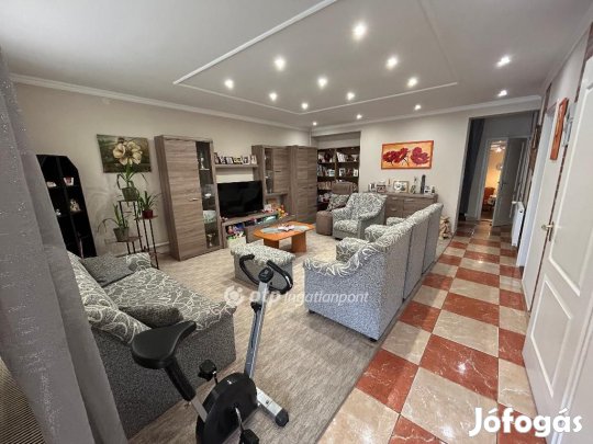 Debreceni 180 nm-es ház eladó