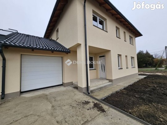 Debreceni 187 nm-es ház eladó