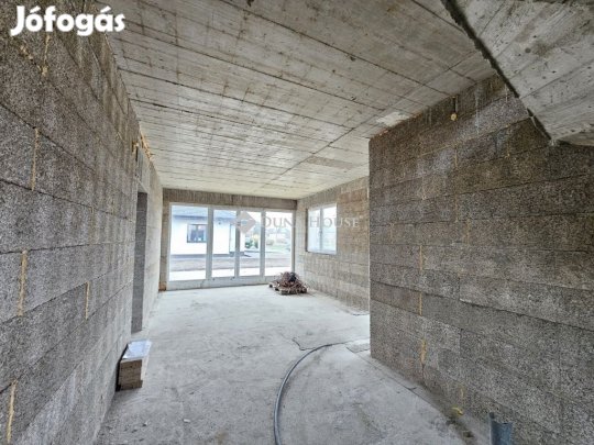Debreceni 187 nm-es ház eladó
