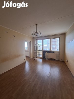 Debreceni 3 szobás 6. emeleti lakás Tócóskertben  otthon vagy befekte