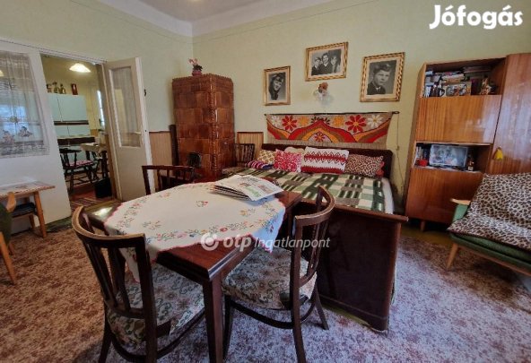 Debreceni 40 nm-es ház eladó