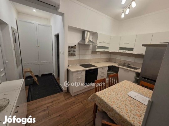 Debreceni 40 nm-es lakás eladó