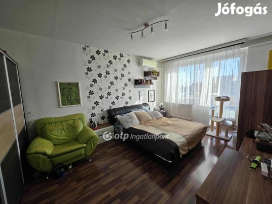 Debreceni 44 nm-es lakás eladó