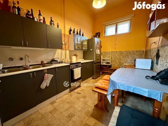 Debreceni 47 nm-es lakás eladó