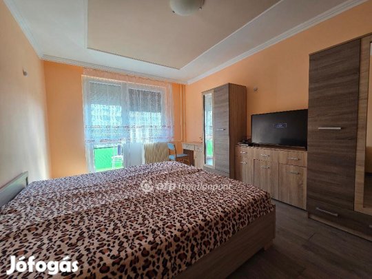 Debreceni 55 nm-es lakás kiadó