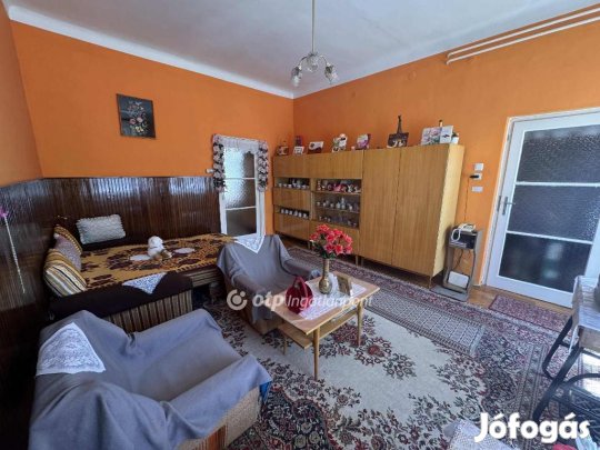 Debreceni 60 nm-es ház eladó