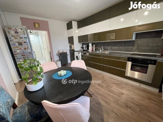 Debreceni 63 nm-es lakás eladó