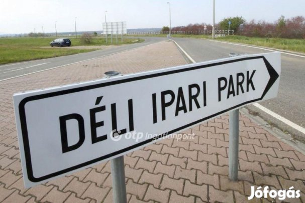 Debreceni 6693 nm-es telek eladó