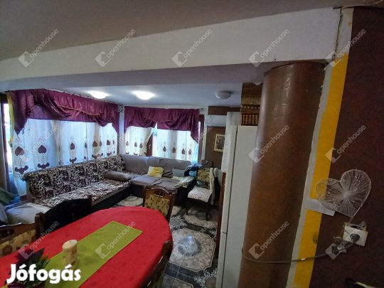 Debreceni 70 nm-es ház eladó