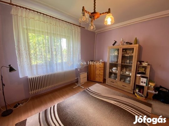 Debreceni 70 nm-es ház eladó