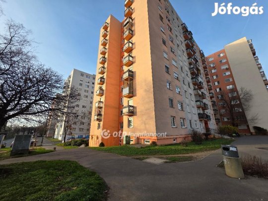 Debreceni 70 nm-es lakás eladó