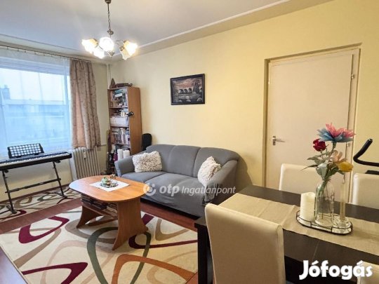 Debreceni 71 nm-es lakás eladó
