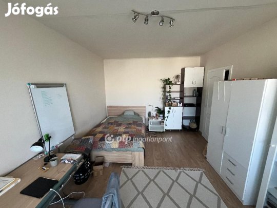 Debreceni 72 nm-es lakás eladó