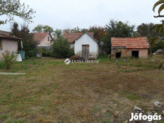 Debreceni 754 nm-es telek elad