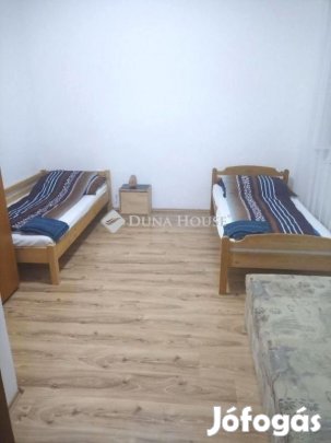 Debreceni 81 nm-es ház eladó